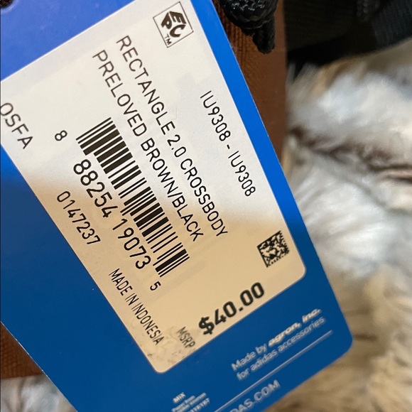 Adidas Chestnut Belt Bag with lots of room and zippers. NWT - Picture 5 of 5